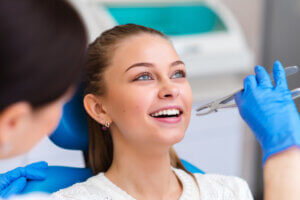 Who can perform a skillful emergency wisdom teeth extraction in Temecula